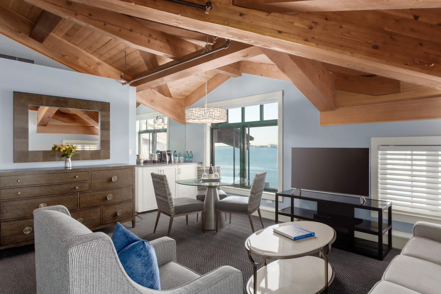 Boston Yacht Haven Corner King 201